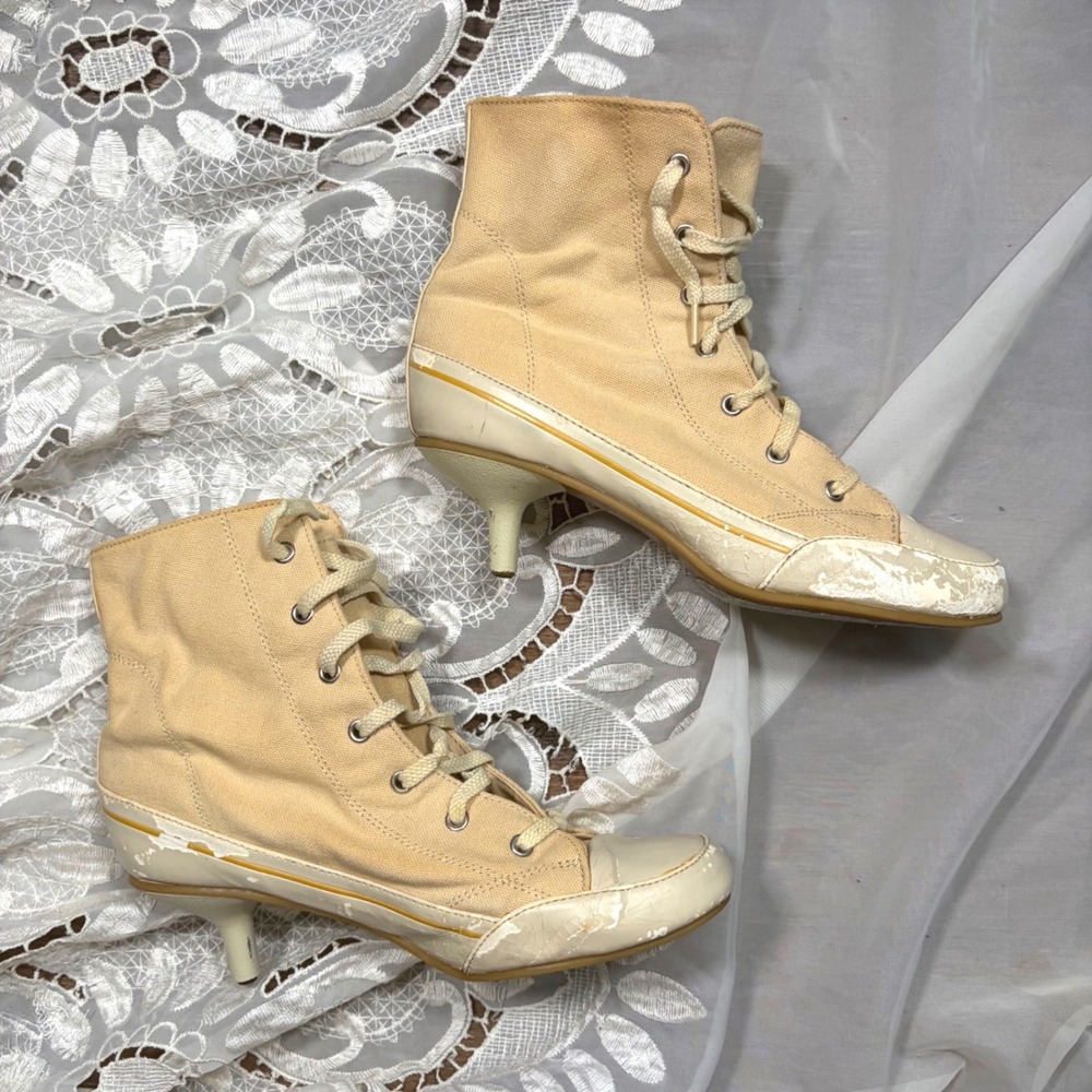 Rare Y2K Rampage Whipple Tan Canvas High Top Kitten Heel Sneaker Boots 7.5